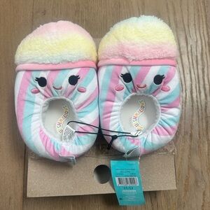 Squishmallows Kids Slippers Size 11/12 NWT Rainbow Slushy Plush